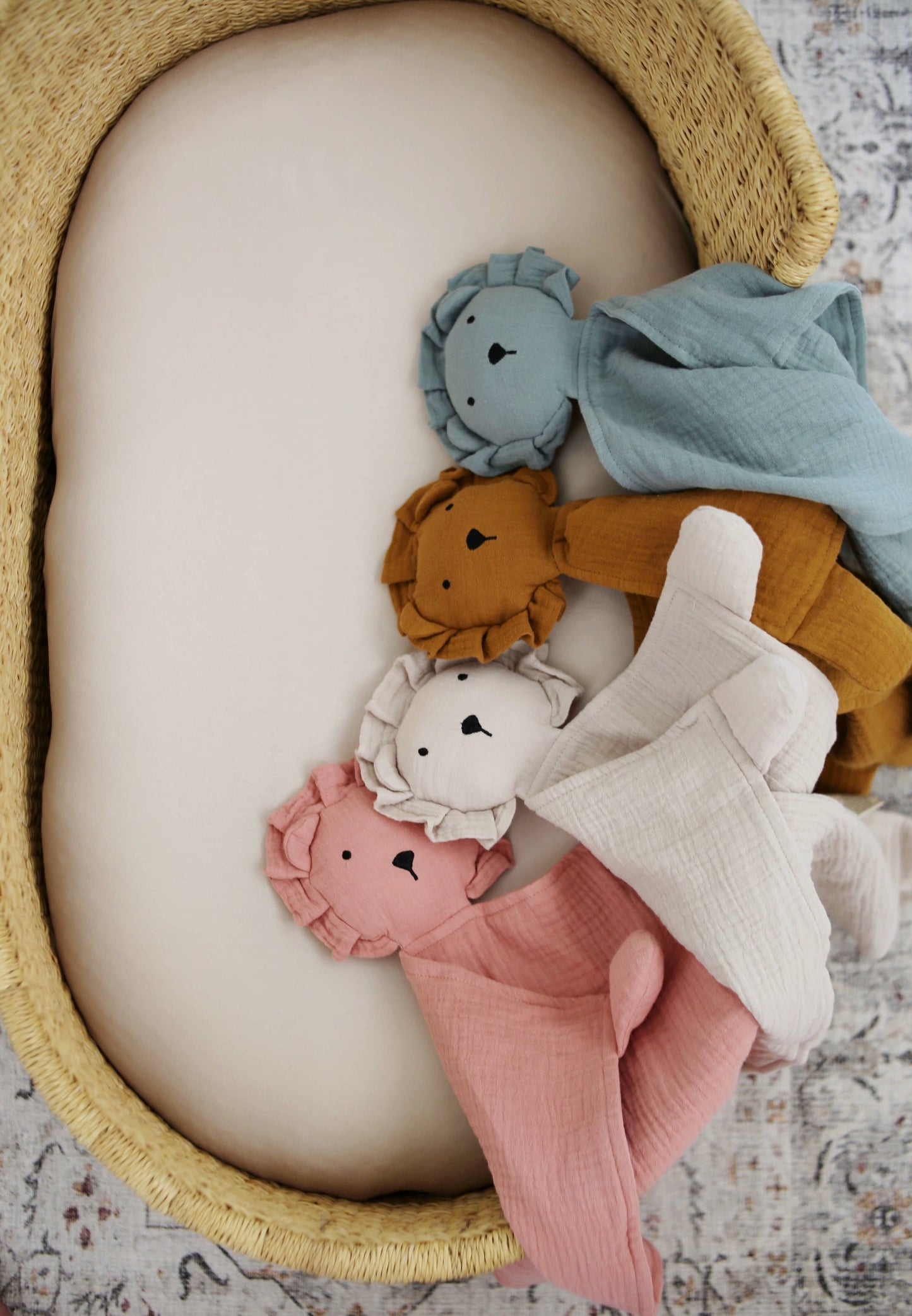 Natural Sand Organic Cotton Lion Lovey Blanket